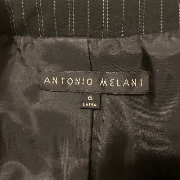 Antonio Melani. Size 6. Pinstripe Professional Blazer. Lined. Faux Pockets. DD - Picture 6 of 7
